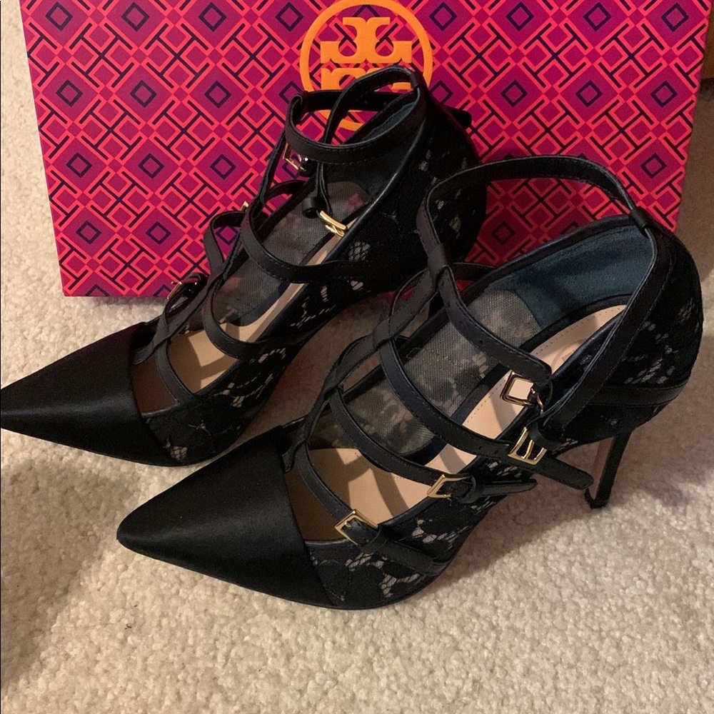 Tory Burch Sutton 100mm pump Camellia Lace black pumps